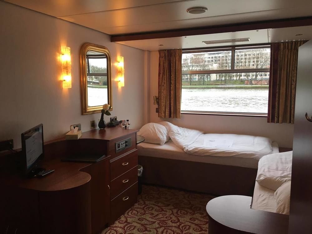Knm Ms Switzerland I - Dusseldorf Hotel ภายนอก รูปภาพ